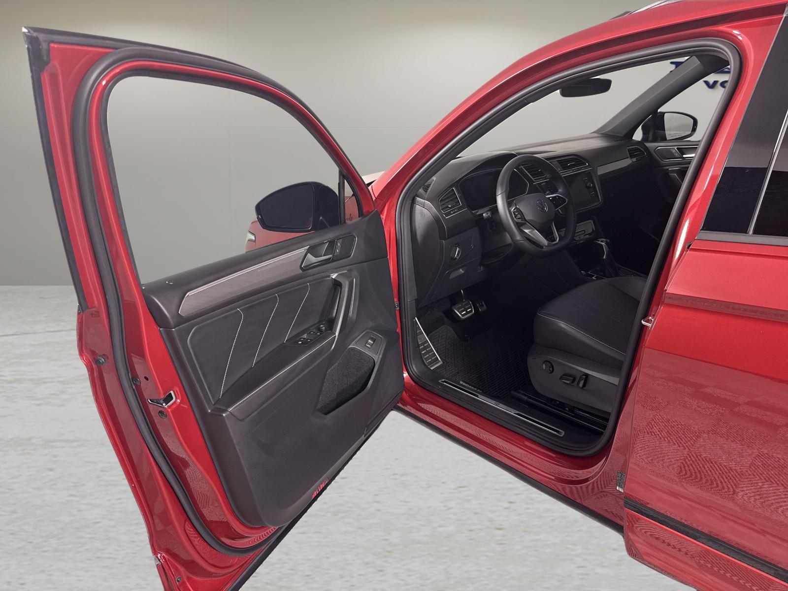 2024 Volkswagen Tiguan Vehicle Photo in Georgetown, TX 78626