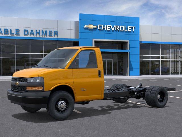 2025 Chevrolet Express Commercial Cutaway Vehicle Photo in TOPEKA, KS 66609-0000