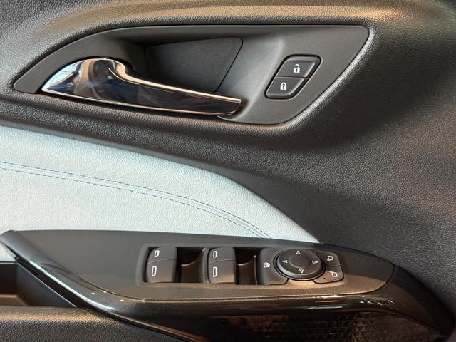 2025 Chevrolet Trax Vehicle Photo in COLUMBIA, MO 65203-3903