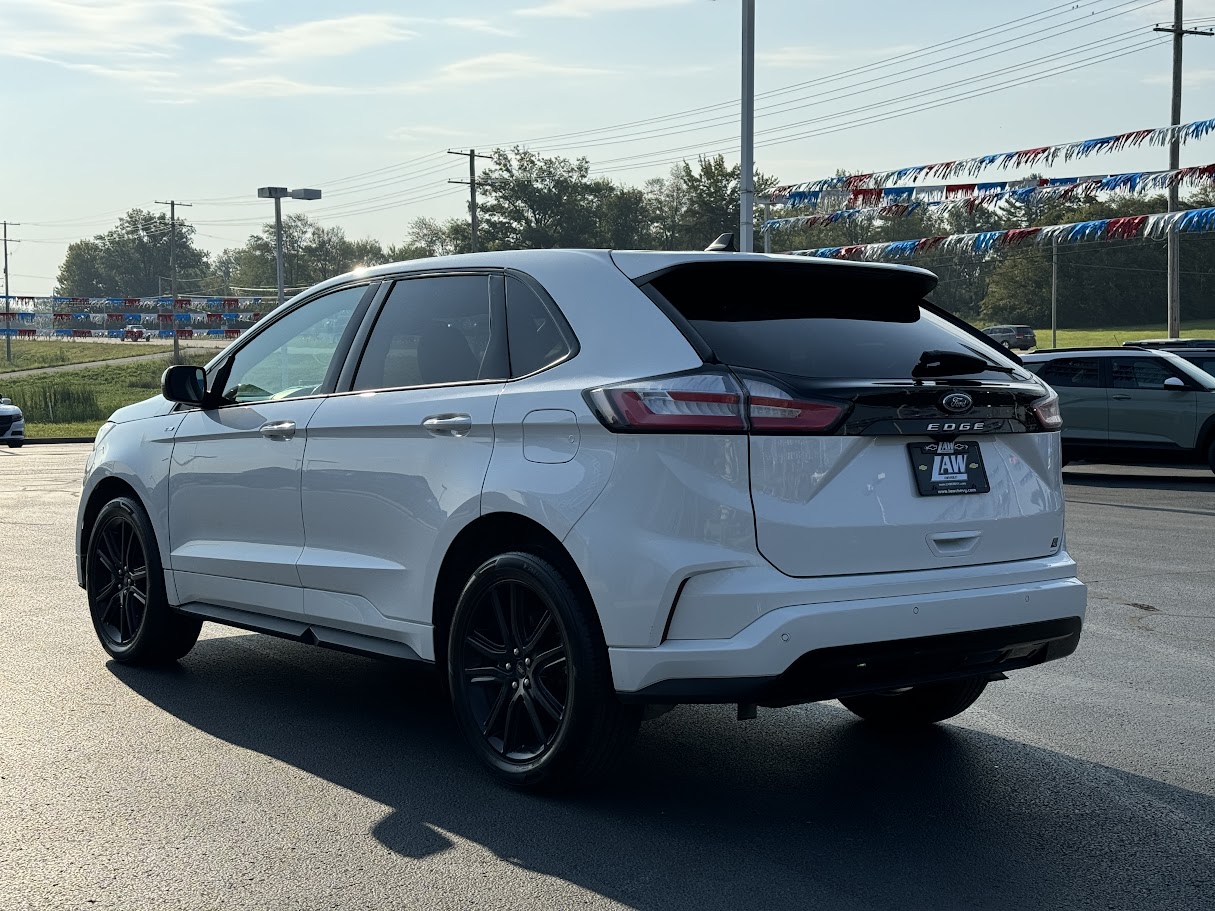 2022 Ford Edge Vehicle Photo in BOONVILLE, IN 47601-9633