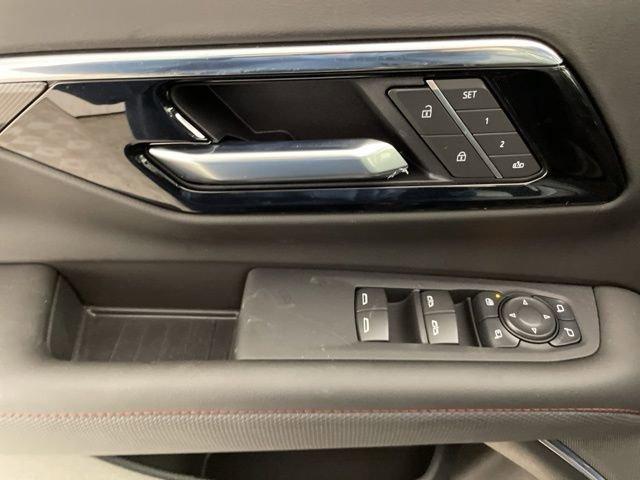 2025 Chevrolet Suburban Vehicle Photo in PHOENIX, AZ 85014-3381