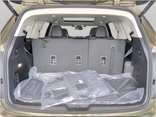 2025 Subaru Ascent Vehicle Photo in Green Bay, WI 54304