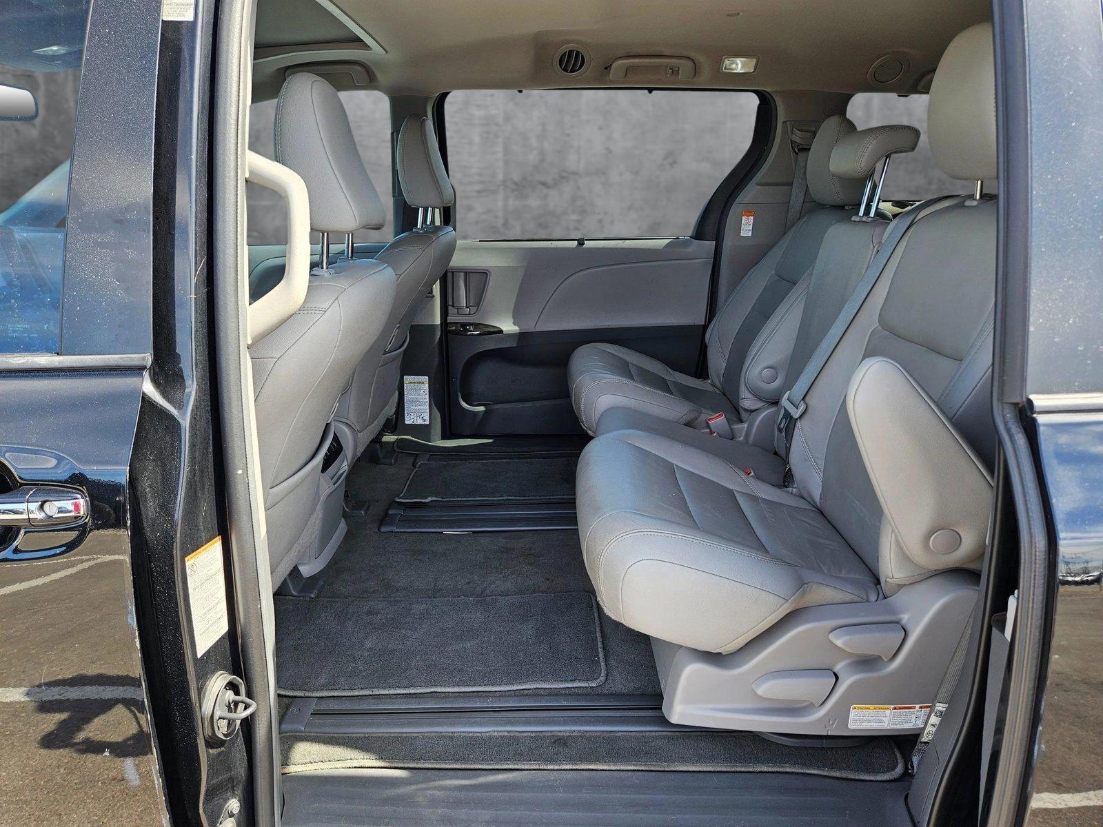 2019 Toyota Sienna Vehicle Photo in Austin, TX 78728