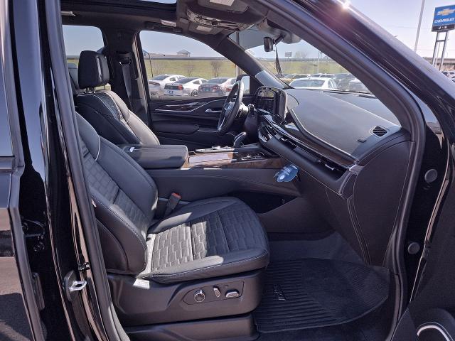 2024 Cadillac Escalade Vehicle Photo in NEDERLAND, TX 77627-8017