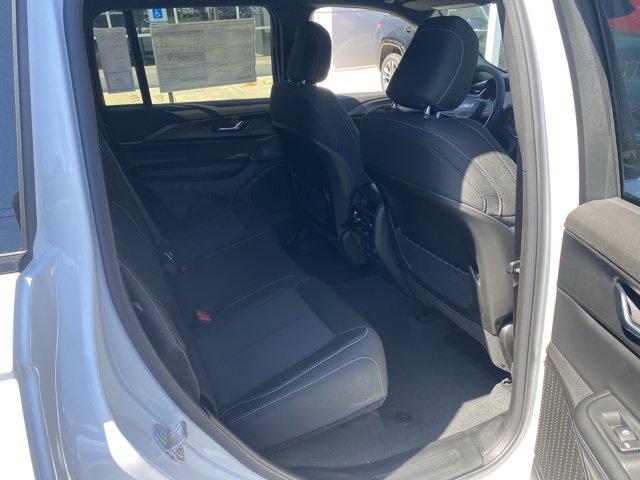 2025 Jeep Grand Cherokee Vehicle Photo in Doylsetown, PA 18901
