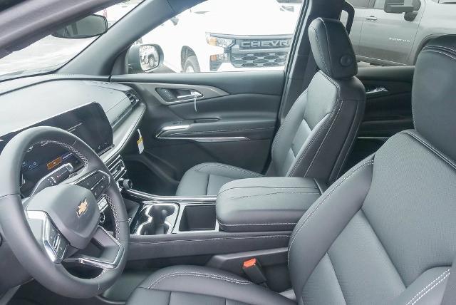 2025 Chevrolet Traverse Vehicle Photo in VENTURA, CA 93003-8585