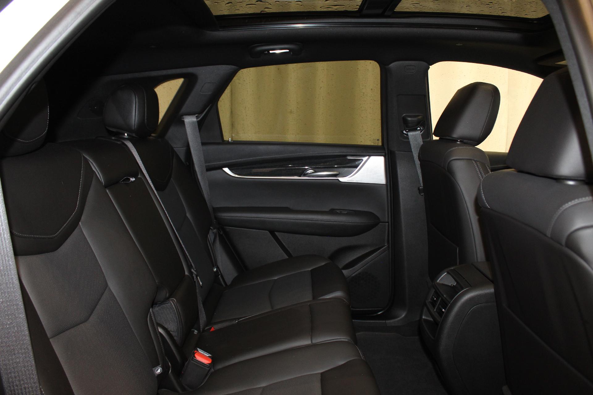 2022 Cadillac XT5 Vehicle Photo in NORTHAMPTON, MA 01060-1120