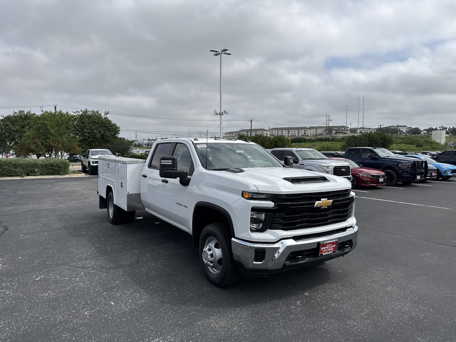 2025 Chevrolet Silverado 3500 HD Chassis Cab Vehicle Photo in GEORGETOWN, TX 78626-7508