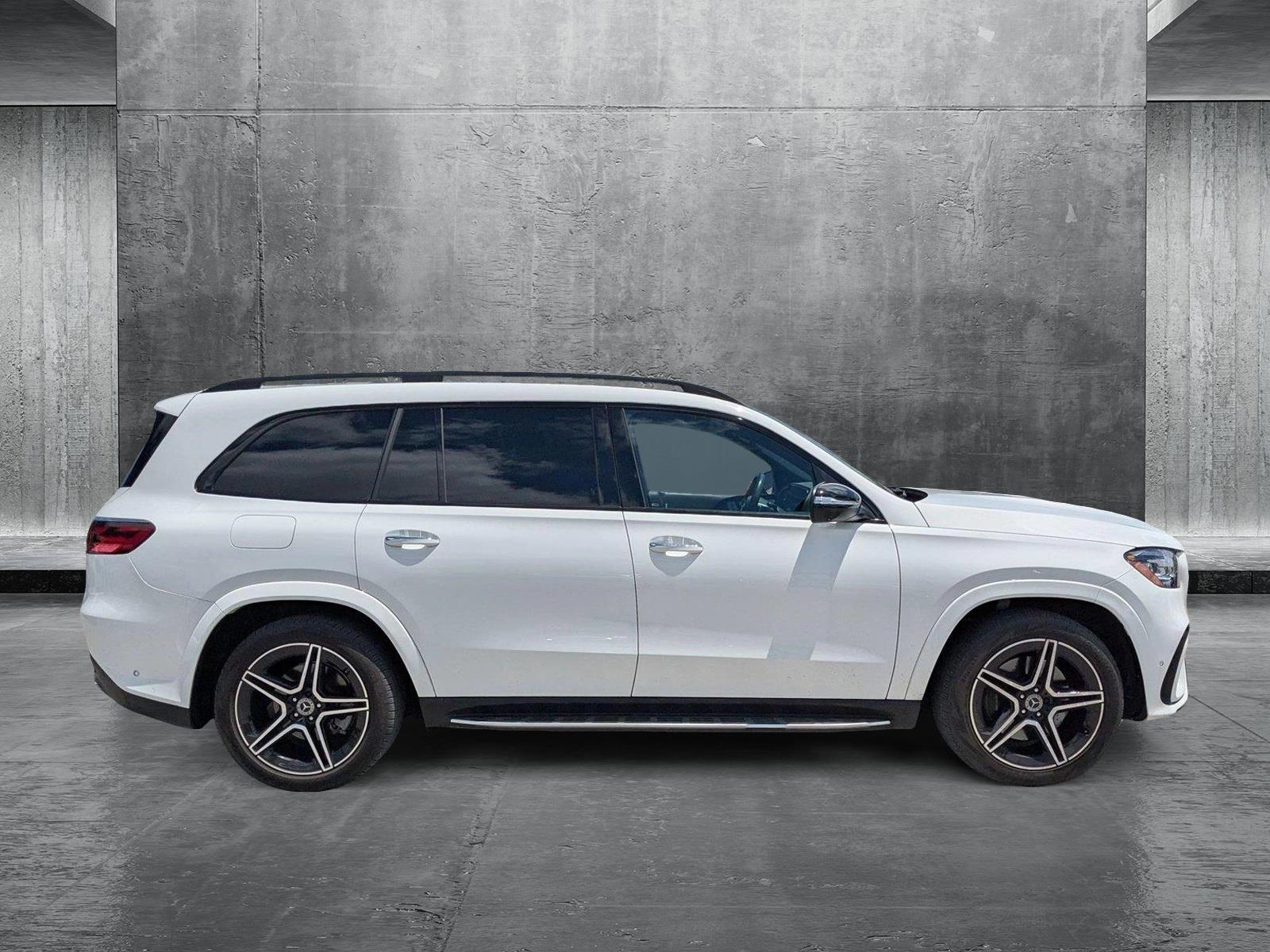 2024 Mercedes-Benz GLS Vehicle Photo in Miami, FL 33169
