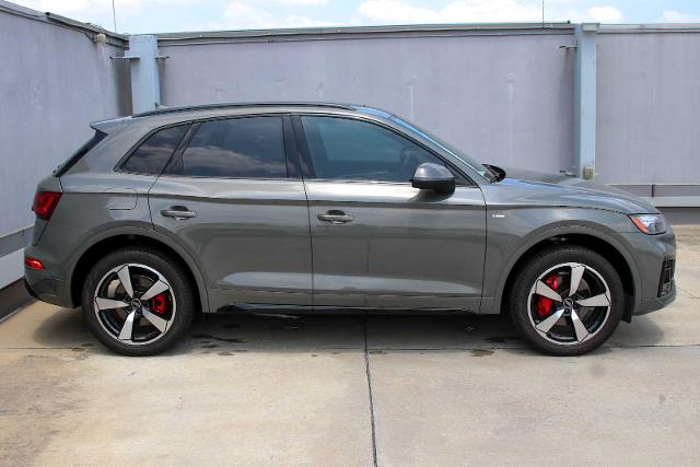 2024 Audi Q5 Vehicle Photo in SUGAR LAND, TX 77478
