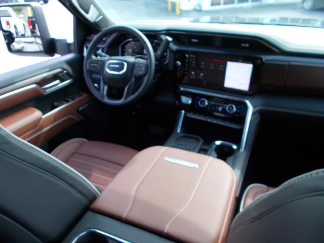2025 GMC Sierra 3500HD Vehicle Photo in LOWELL, MA 01852-4336