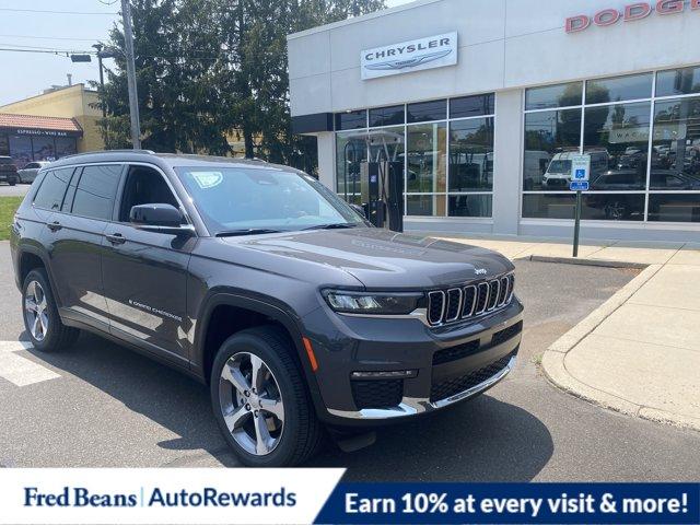 2025 Jeep Grand Cherokee L Vehicle Photo in Doylsetown, PA 18901