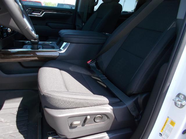 2025 GMC Sierra 1500 Vehicle Photo in LOWELL, MA 01852-4336