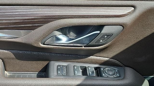 2024 GMC Yukon XL Vehicle Photo in BENTONVILLE, AR 72712-4322