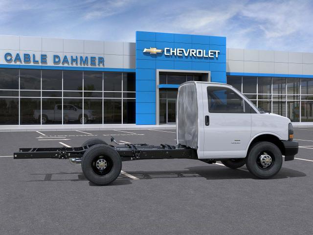 2025 Chevrolet Express Commercial Cutaway Vehicle Photo in TOPEKA, KS 66609-0000