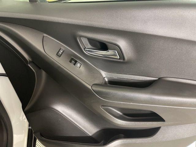 2022 Chevrolet Trax Vehicle Photo in PHOENIX, AZ 85014-3381