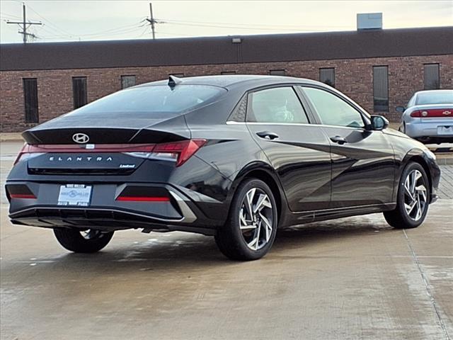 2025 Hyundai ELANTRA Vehicle Photo in Peoria, IL 61615