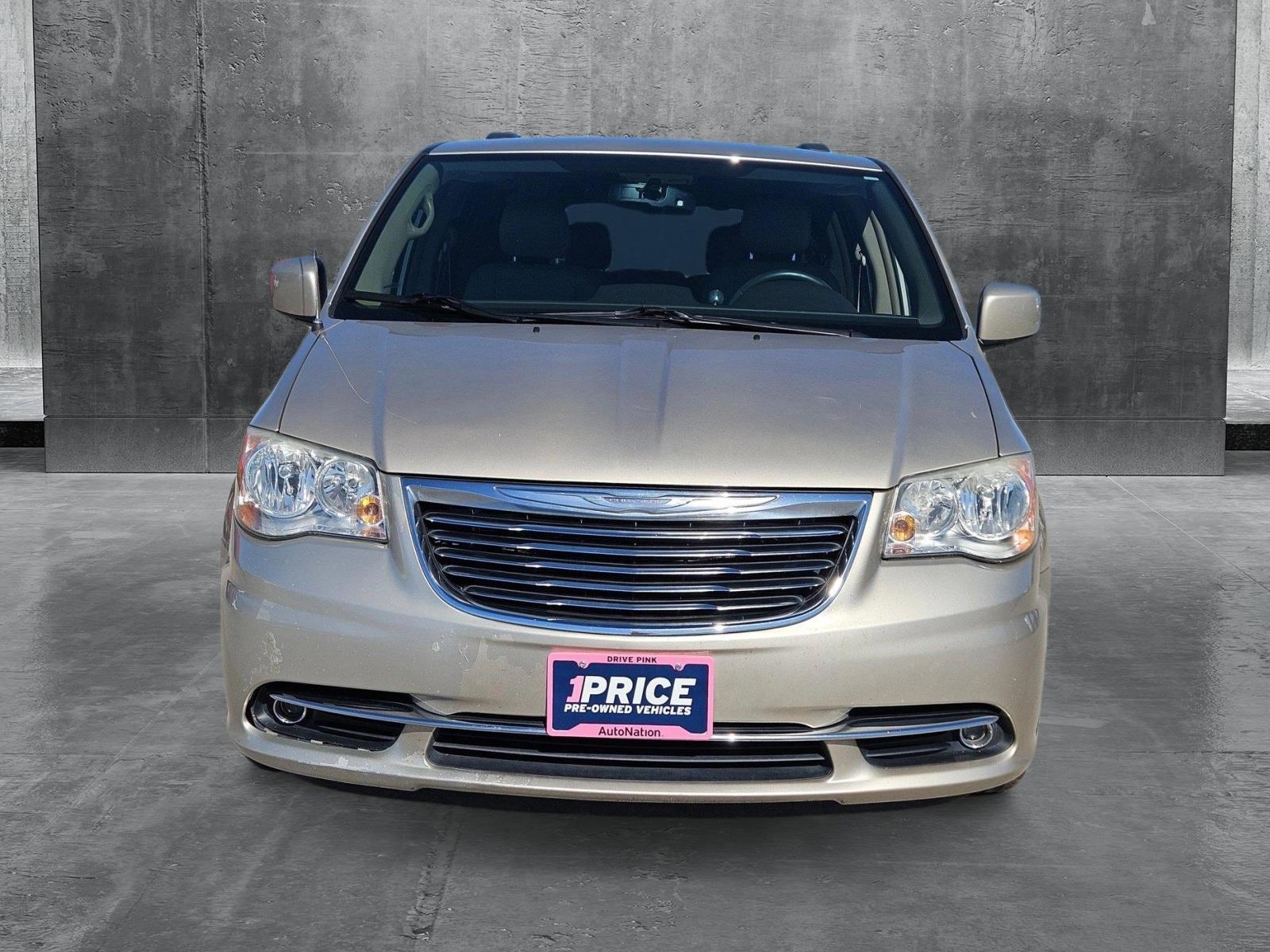 2014 Chrysler Town & Country Vehicle Photo in NORTH RICHLAND HILLS, TX 76180-7199