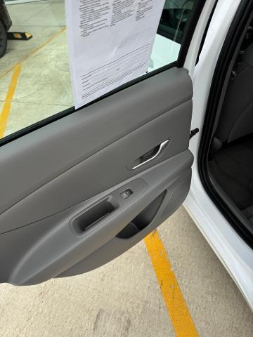 2024 Hyundai ELANTRA Vehicle Photo in Peoria, IL 61615