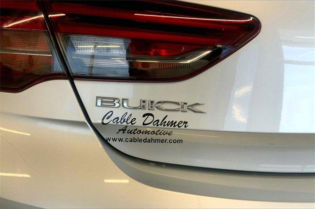 2018 Buick Regal Sportback Vehicle Photo in TOPEKA, KS 66609-0000