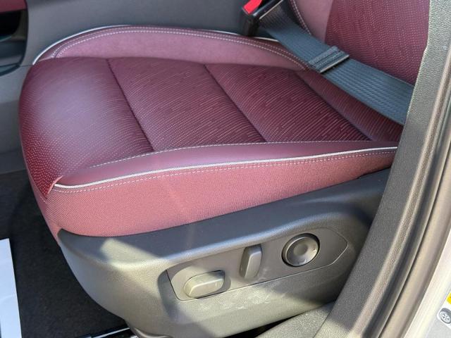 2025 Buick Envision Vehicle Photo in COLUMBIA, MO 65203-3903