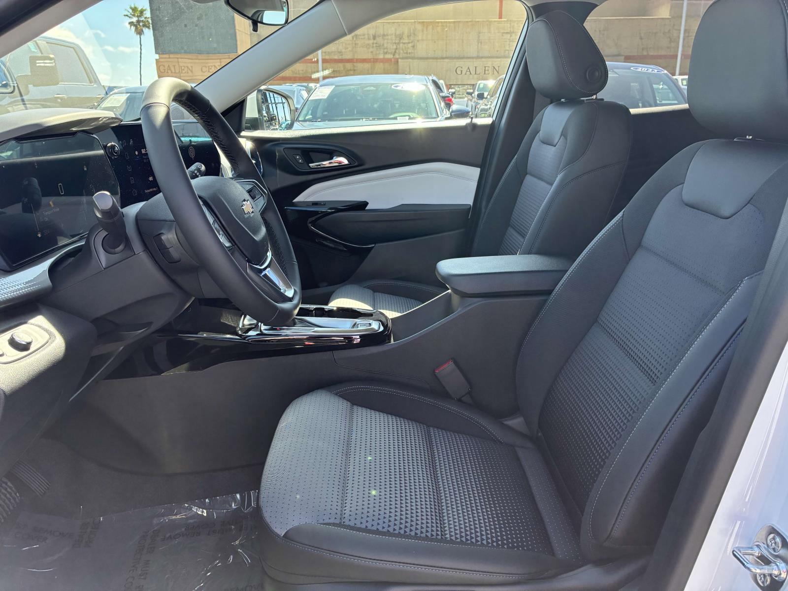 2025 Chevrolet Trax Vehicle Photo in LOS ANGELES, CA 90007-3794