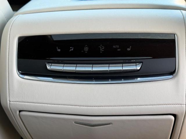 2024 Cadillac Escalade Vehicle Photo in COLUMBIA, MO 65203-3903