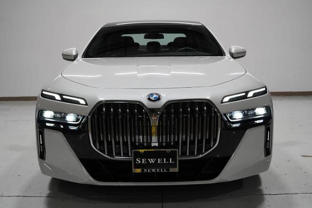 2024 BMW 740i xDrive Vehicle Photo in GRAPEVINE, TX 76051