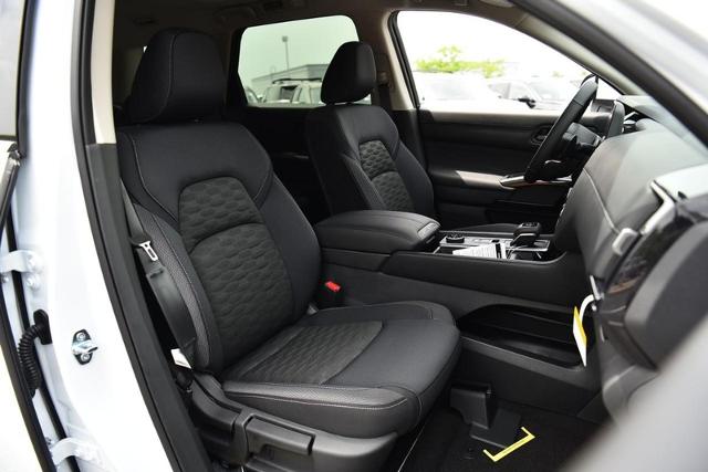 2025 Nissan Pathfinder Vehicle Photo in Ballwin, MO 63011