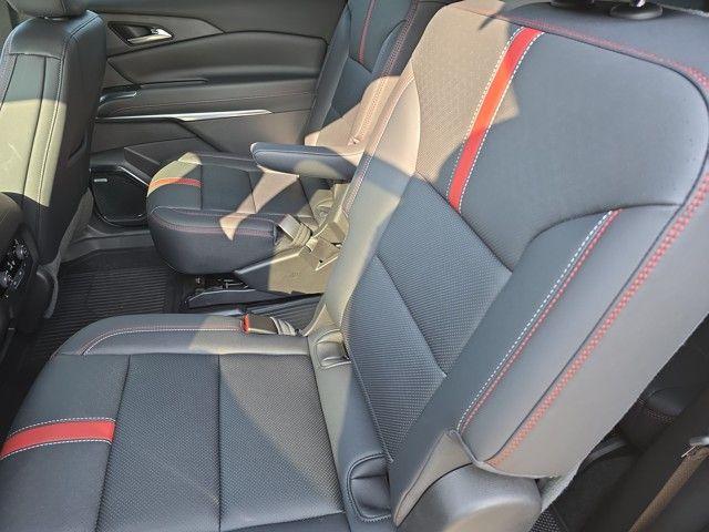 2024 Chevrolet Traverse Vehicle Photo in Pleasant Hills, PA 15236