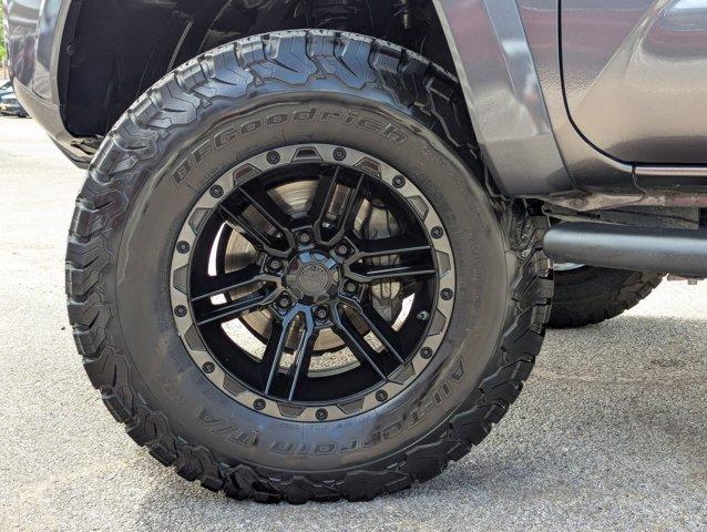 2020 Toyota Tacoma 2WD Vehicle Photo in San Antonio, TX 78230