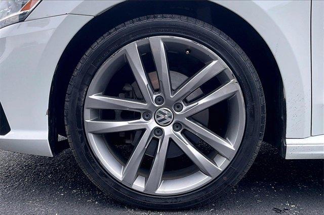 2018 Volkswagen Passat Vehicle Photo in INDEPENDENCE, MO 64055-1314