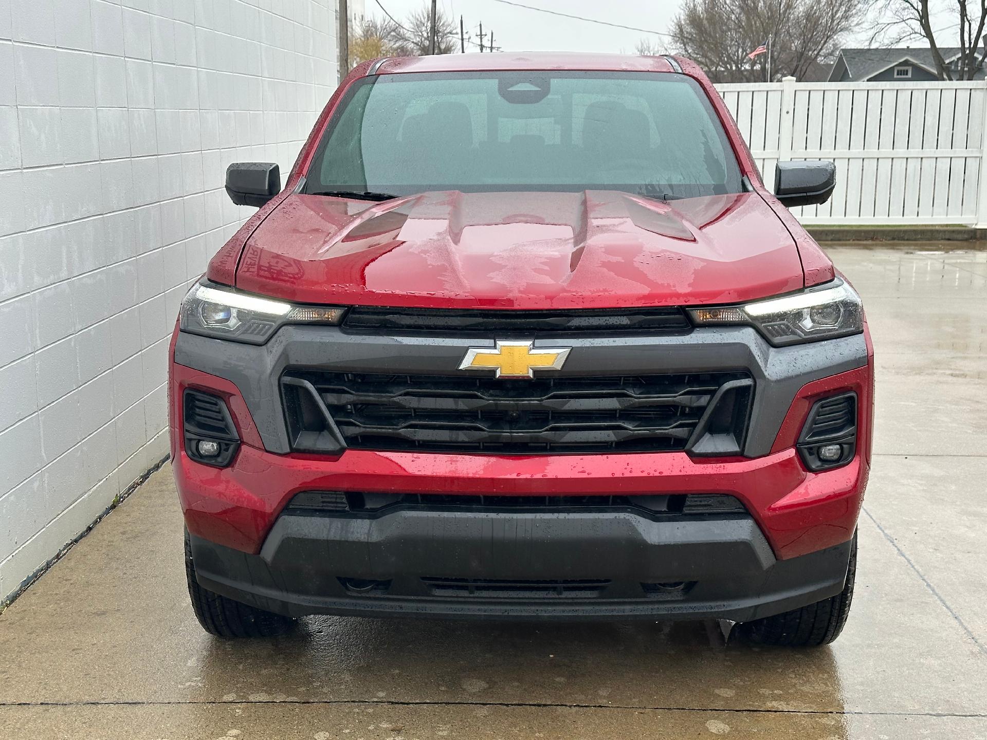 View vehicle photo 3