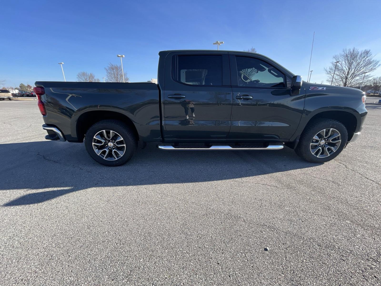 2025 Chevrolet Silverado 1500 Vehicle Photo in BENTONVILLE, AR 72712-4322