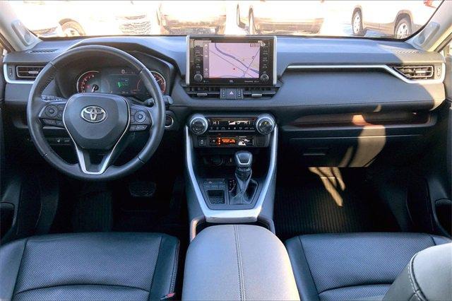 2020 Toyota RAV4 Vehicle Photo in KANSAS CITY, MO 64114-4502