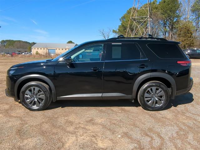 2024 Nissan Pathfinder Vehicle Photo in ALBERTVILLE, AL 35950-0246