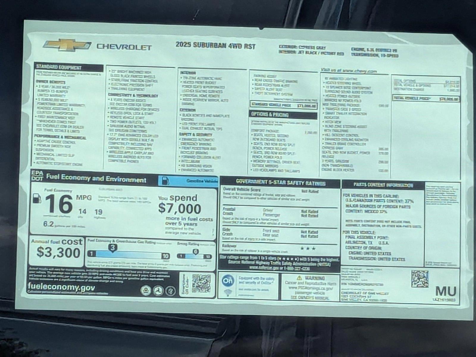 2025 Chevrolet Suburban Vehicle Photo in VALENCIA, CA 91355-1705