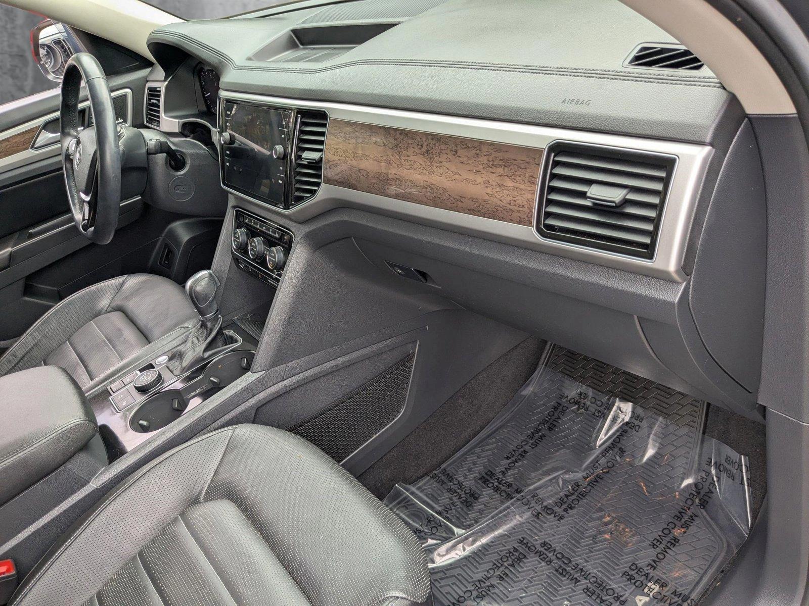 2018 Volkswagen Atlas Vehicle Photo in Tampa, FL 33614