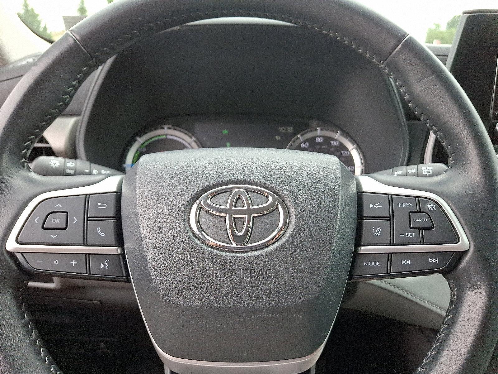 2023 Toyota Highlander Vehicle Photo in Trevose, PA 19053