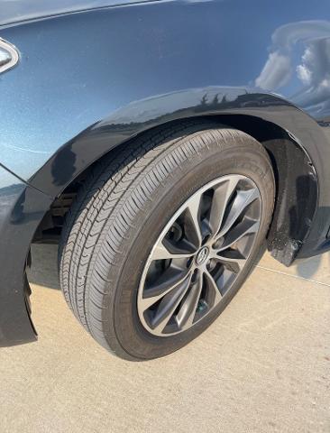 2017 Toyota Avalon Vehicle Photo in Peoria, IL 61615