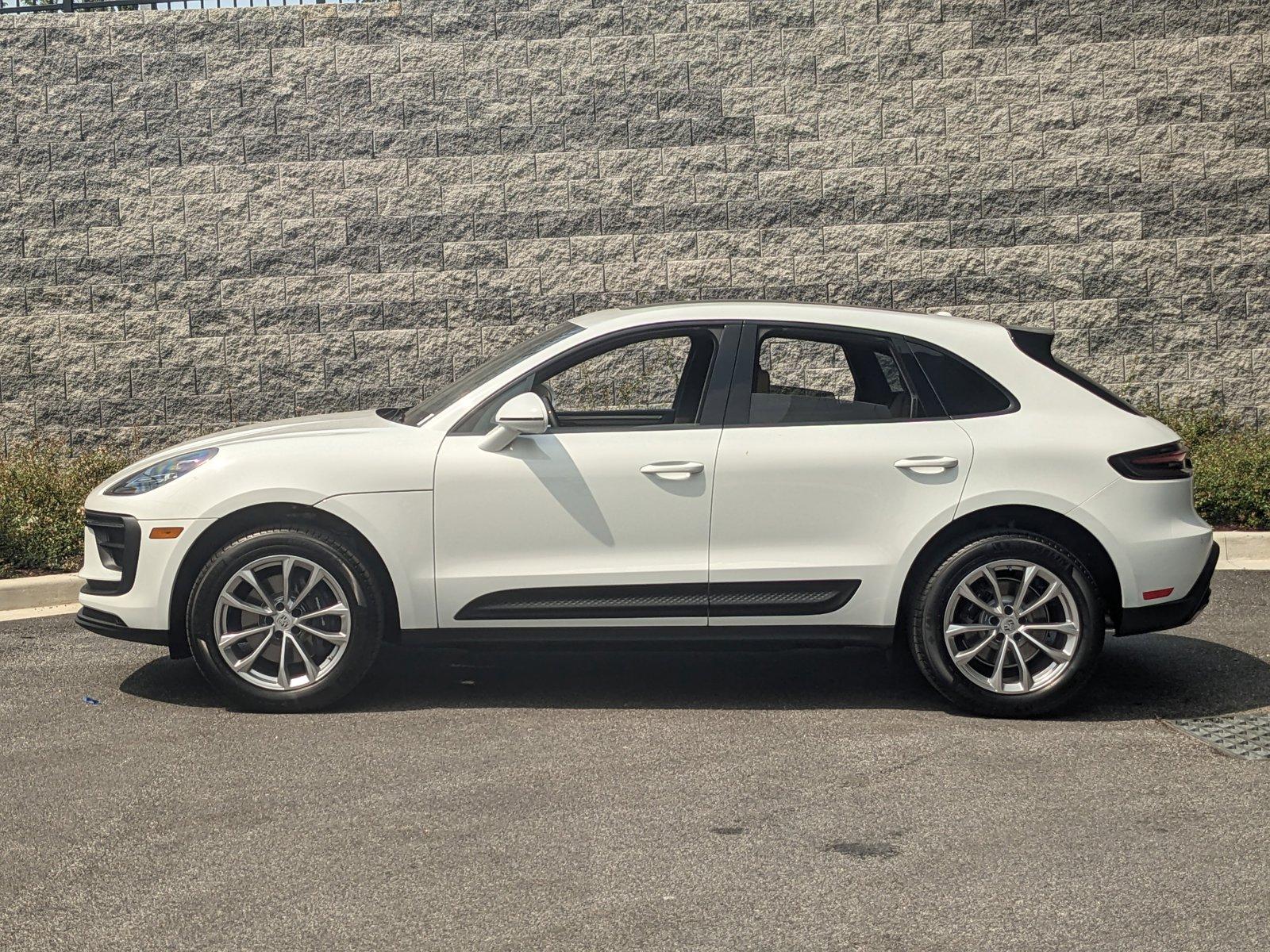 2024 Porsche Macan Vehicle Photo in Towson, MD 21204