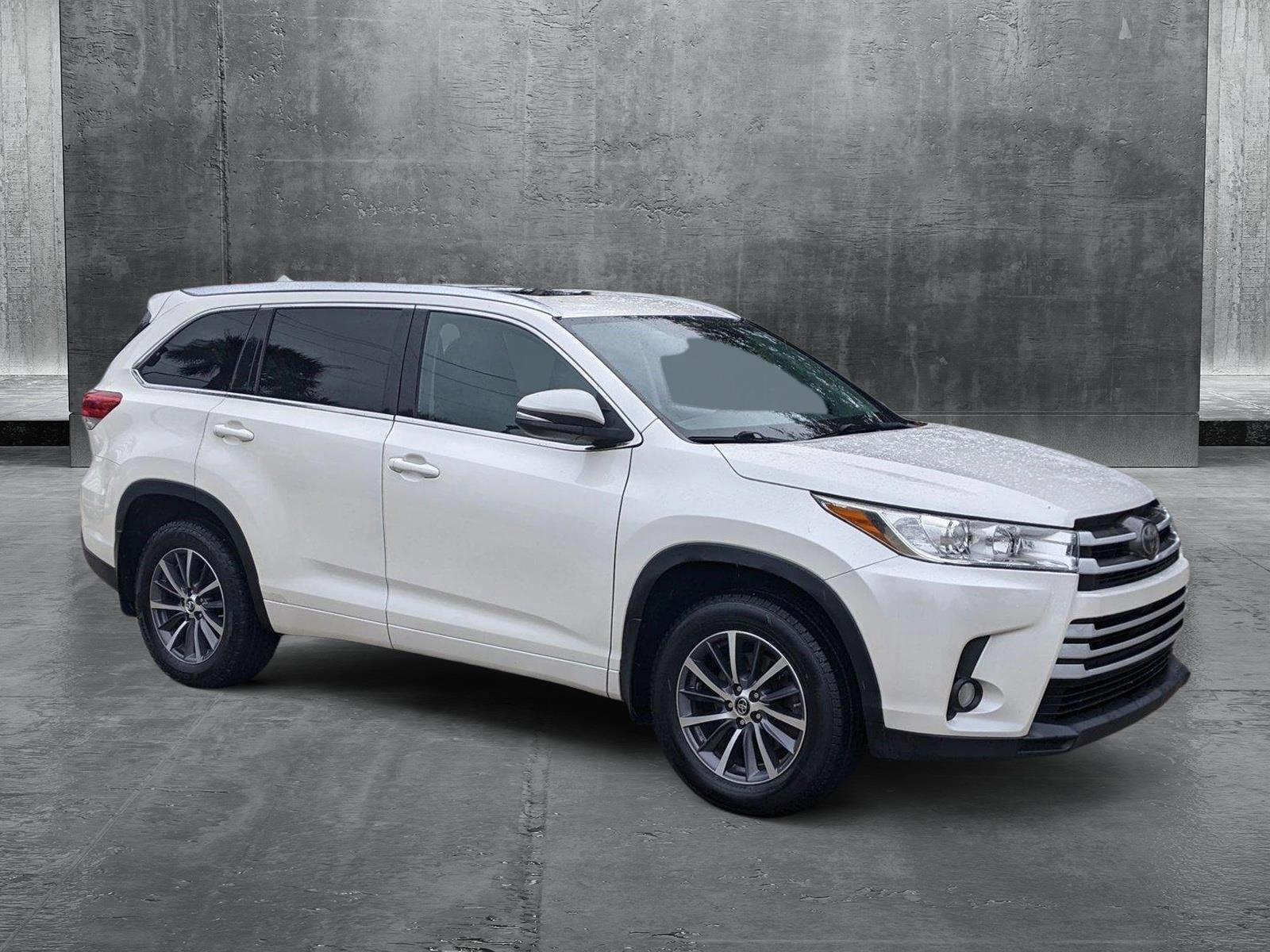 2018 Toyota Highlander Vehicle Photo in Pembroke Pines , FL 33084