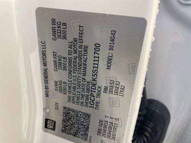 2025 Chevrolet Colorado Vehicle Photo in PHOENIX, AZ 85014-3381