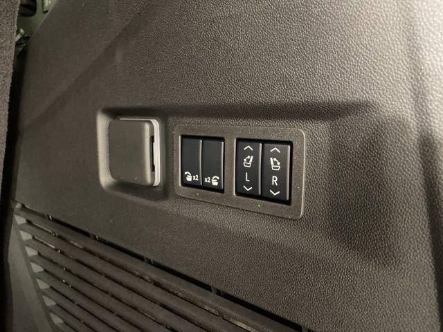 2025 Chevrolet Tahoe Vehicle Photo in PHOENIX, AZ 85014-3381