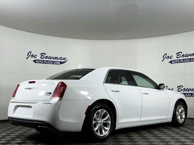 2016 Chrysler 300 Vehicle Photo in HARRISONBURG, VA 22801-8763