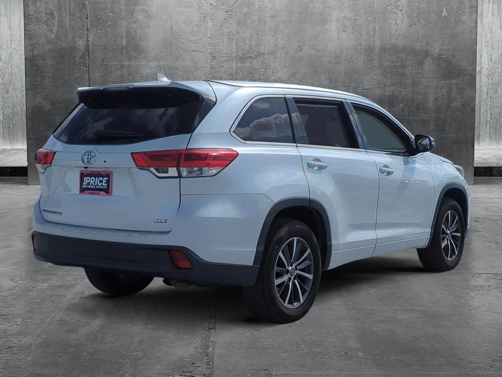 2018 Toyota Highlander Vehicle Photo in Ft. Myers, FL 33907