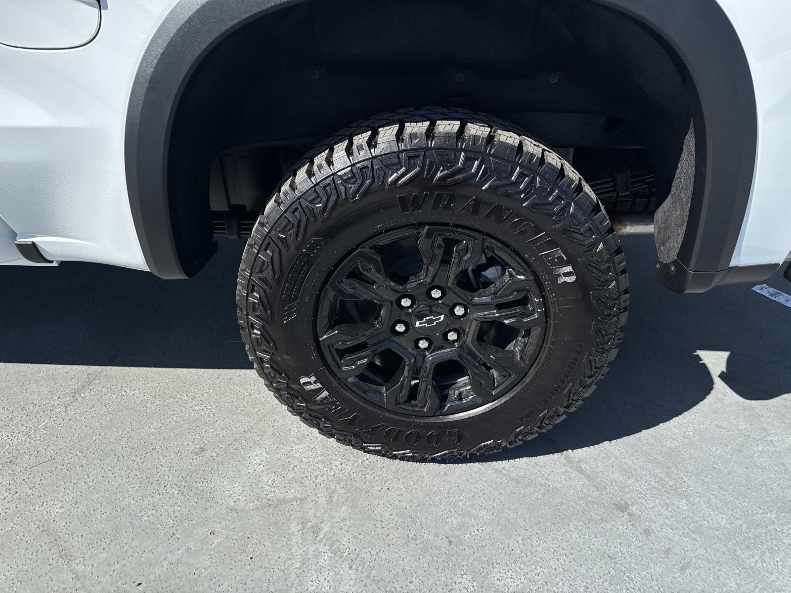 2025 Chevrolet Silverado 1500 Vehicle Photo in LOS ANGELES, CA 90007-3794