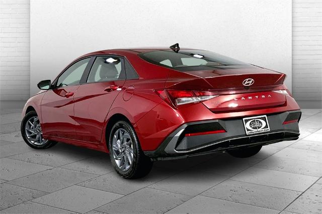 2024 Hyundai ELANTRA Vehicle Photo in Lees Summit, MO 64086