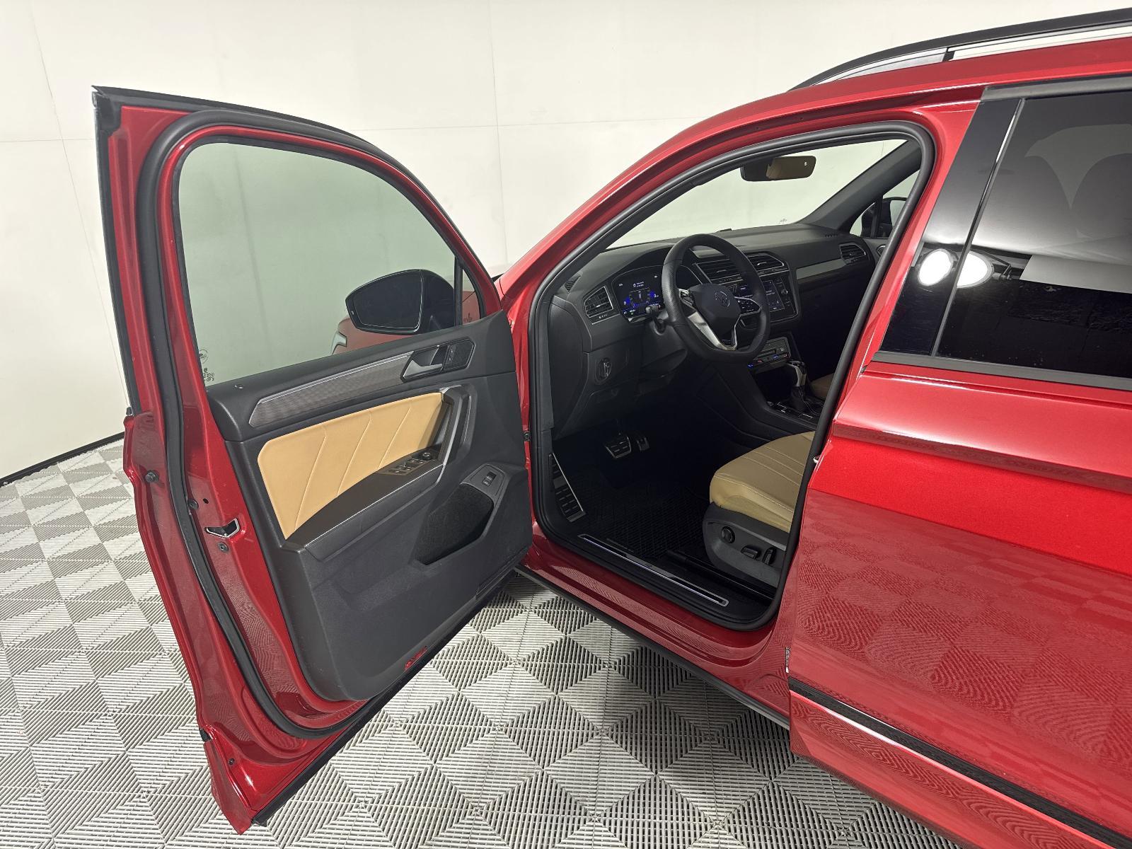 2024 Volkswagen Tiguan Vehicle Photo in Georgetown, TX 78626