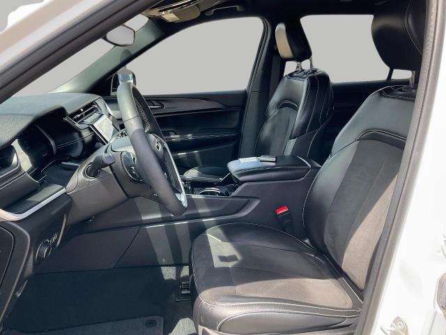2023 Jeep Grand Cherokee L Vehicle Photo in Kaukauna, WI 54130